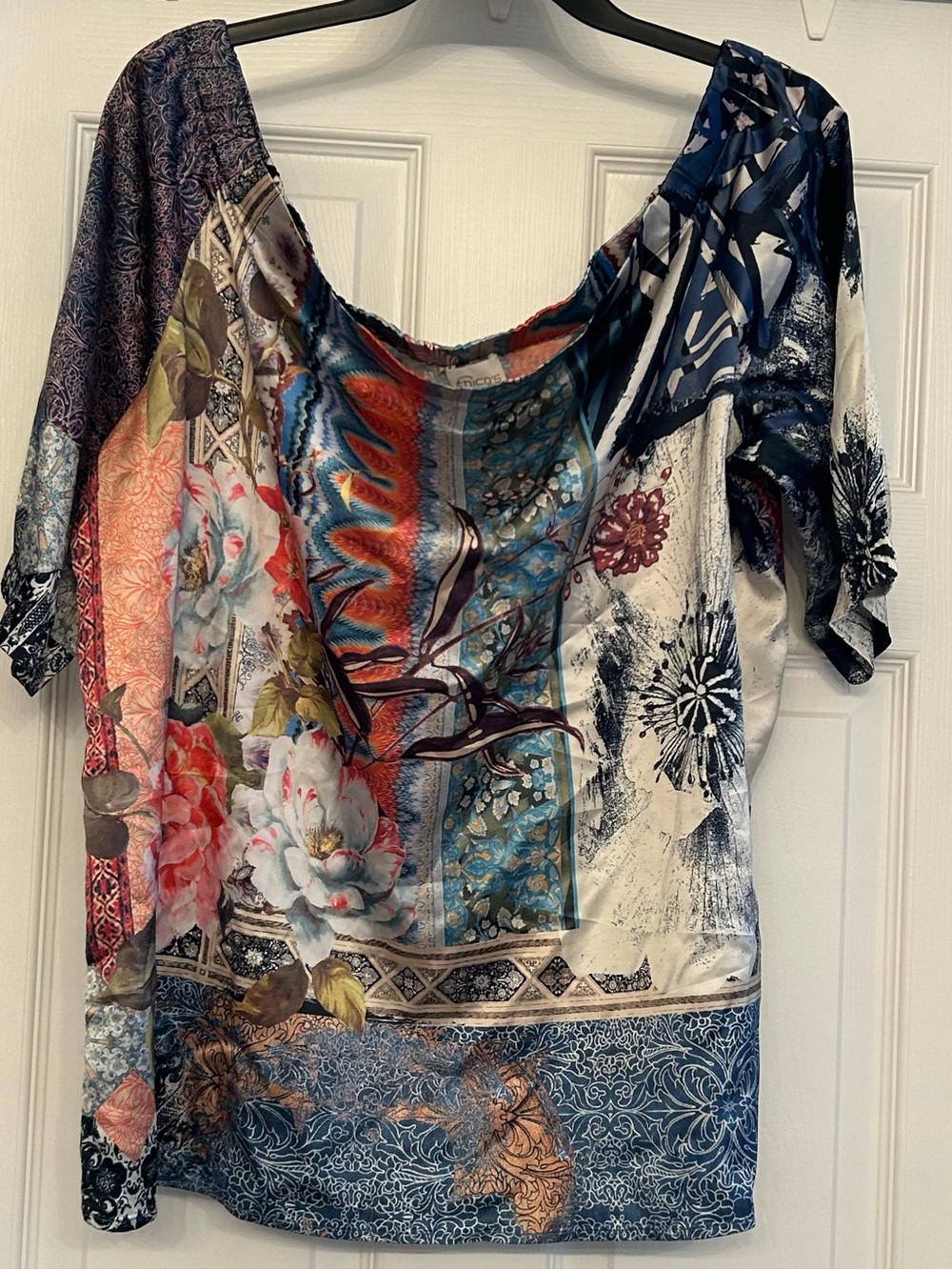 Chico’s Off Shoulder Asian Silky Floral Top Sz 3 or XL - Picture 2 of 7